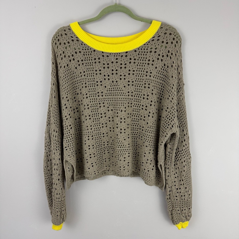 Free People Home Run Cropped Sweater Tan Yellow Trim Size M Boxy Fit - Picture 4 of 14